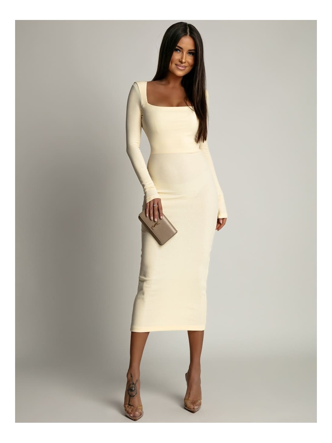 Pencil midi dress with a diamond neckline ekri FG671